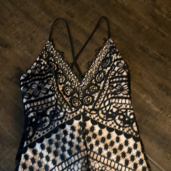 ASTR Dress - Picture 2 of 4